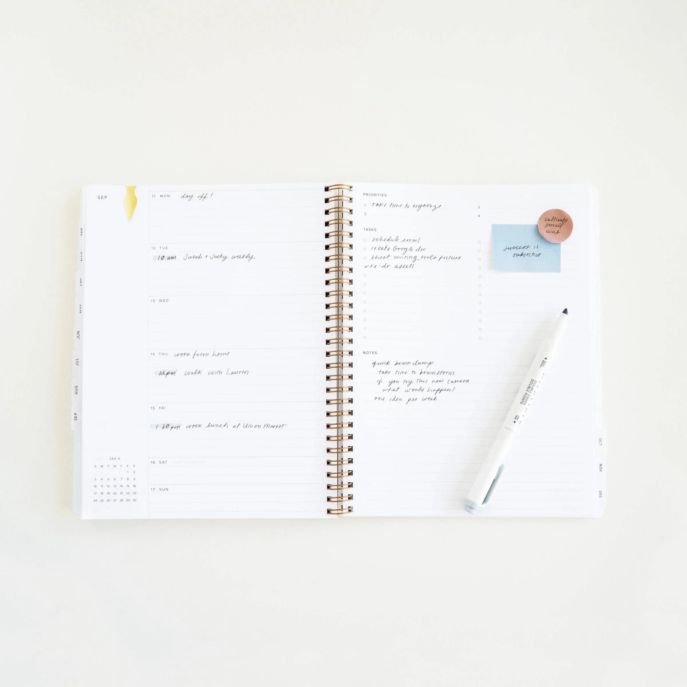 2025 Year Task Planner : Charcoal Gray
