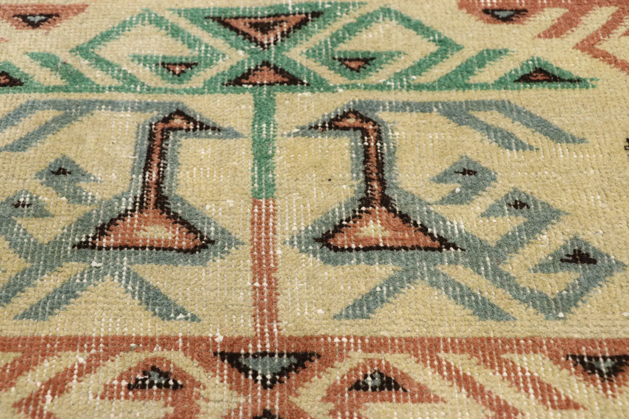 7 x 10 Zeki Muren Vintage Sivas Rug 52604