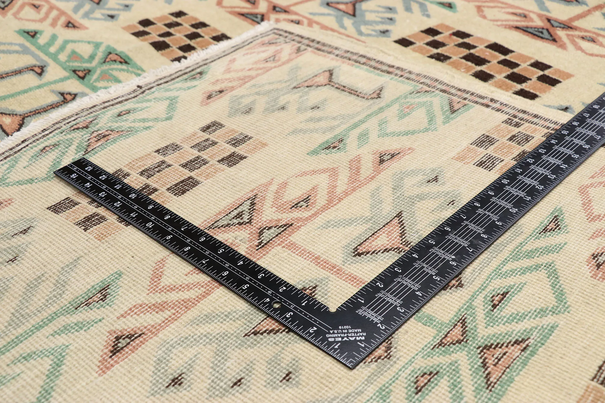 7 x 10 Zeki Muren Vintage Sivas Rug 52604