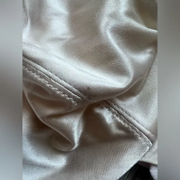 Delicates Second Skin Satin Unlined Unpadded Underwire Vintage Bra Champagne 34D