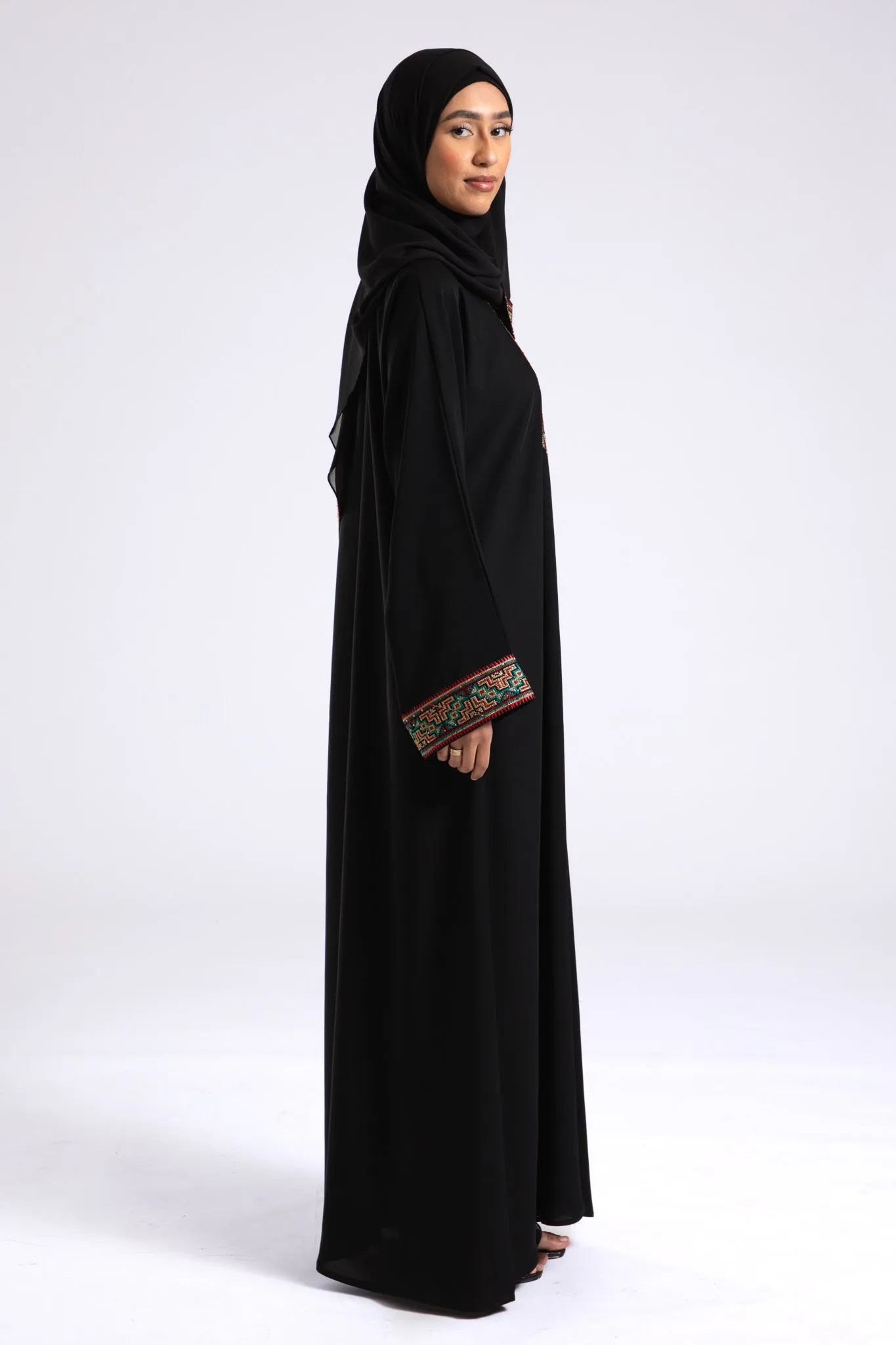 Elegant Onyx Lace Closed Abaya (Premium)