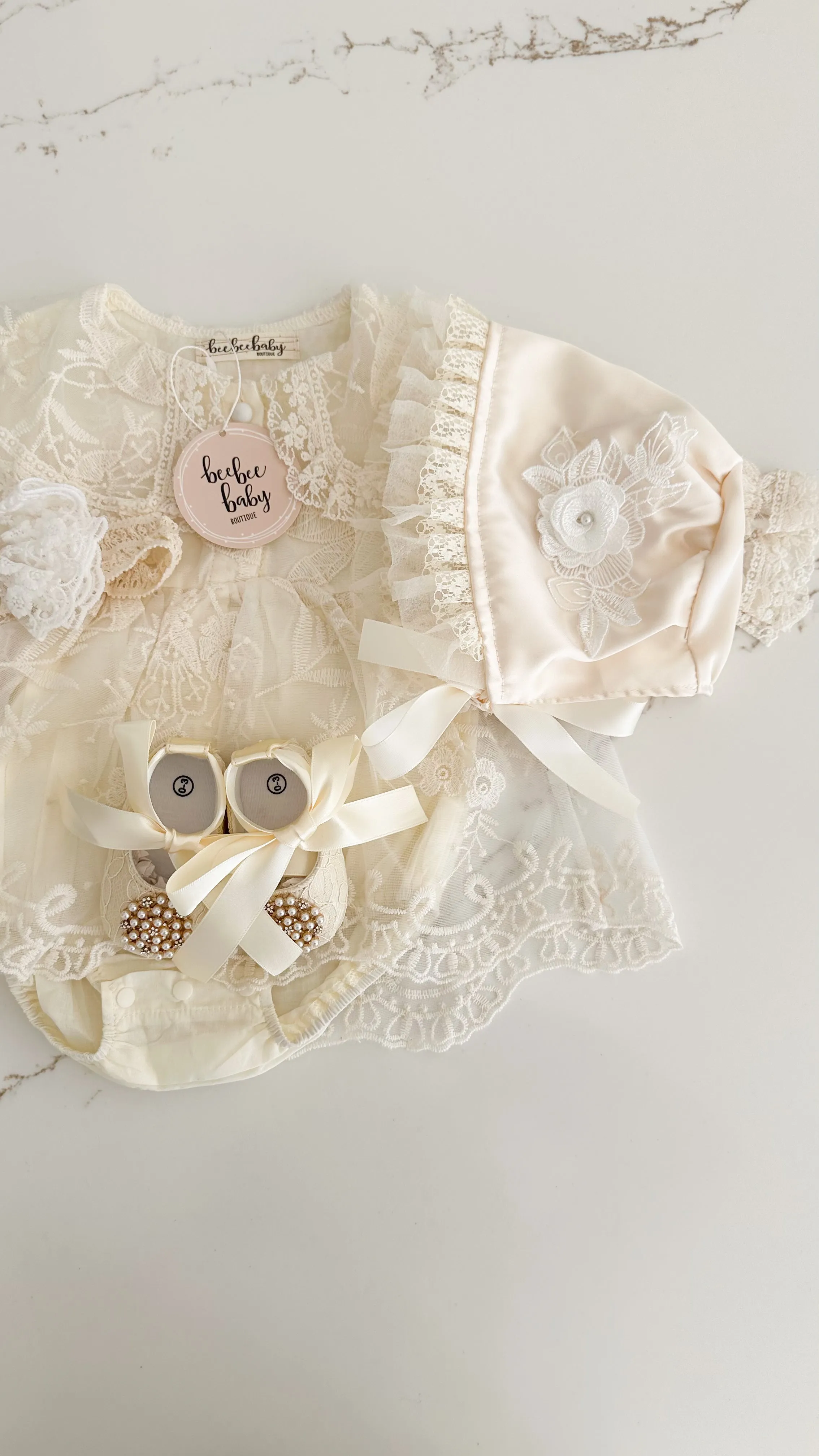 Lace Bonnet