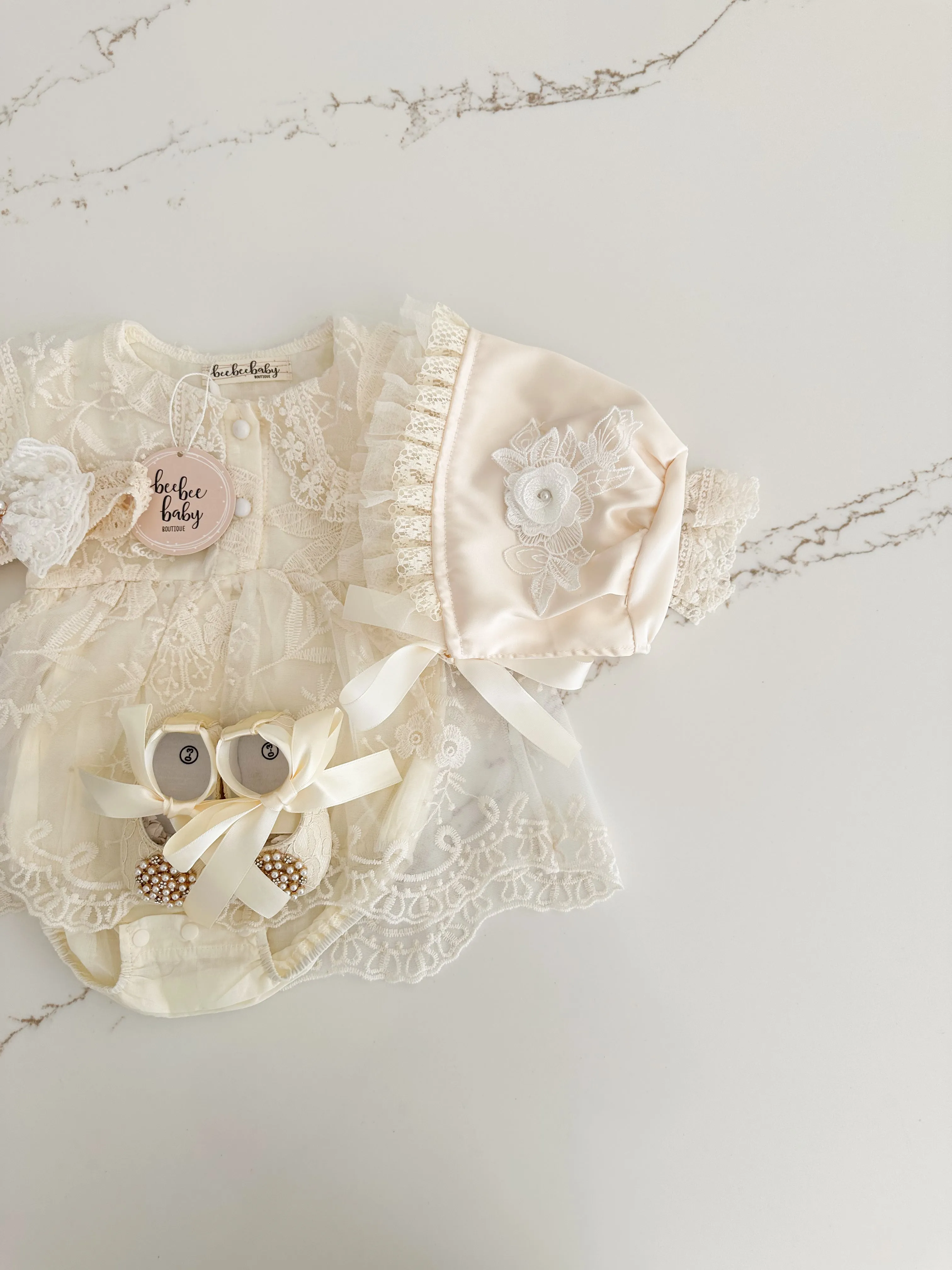 Lace Bonnet