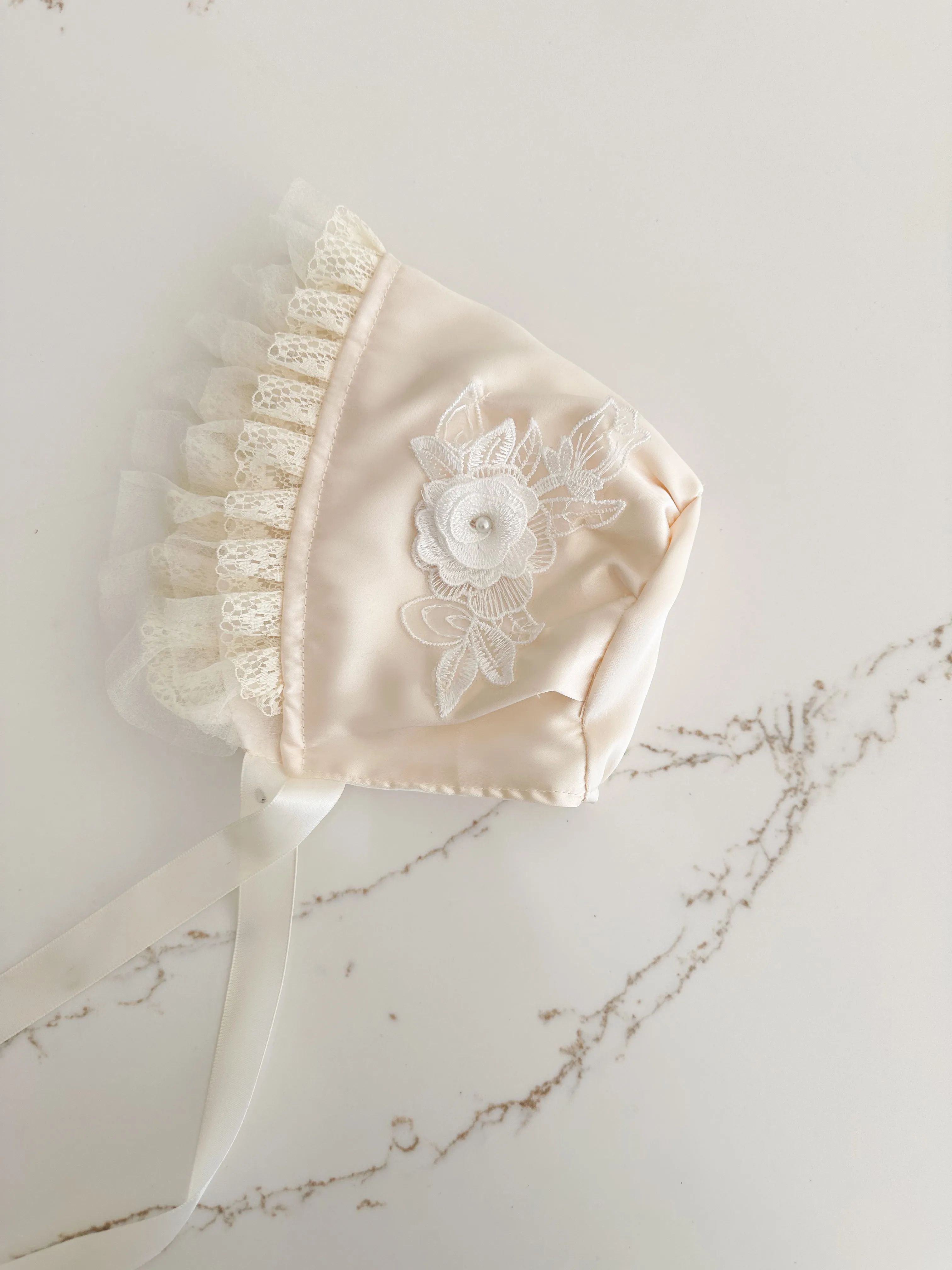 Lace Bonnet