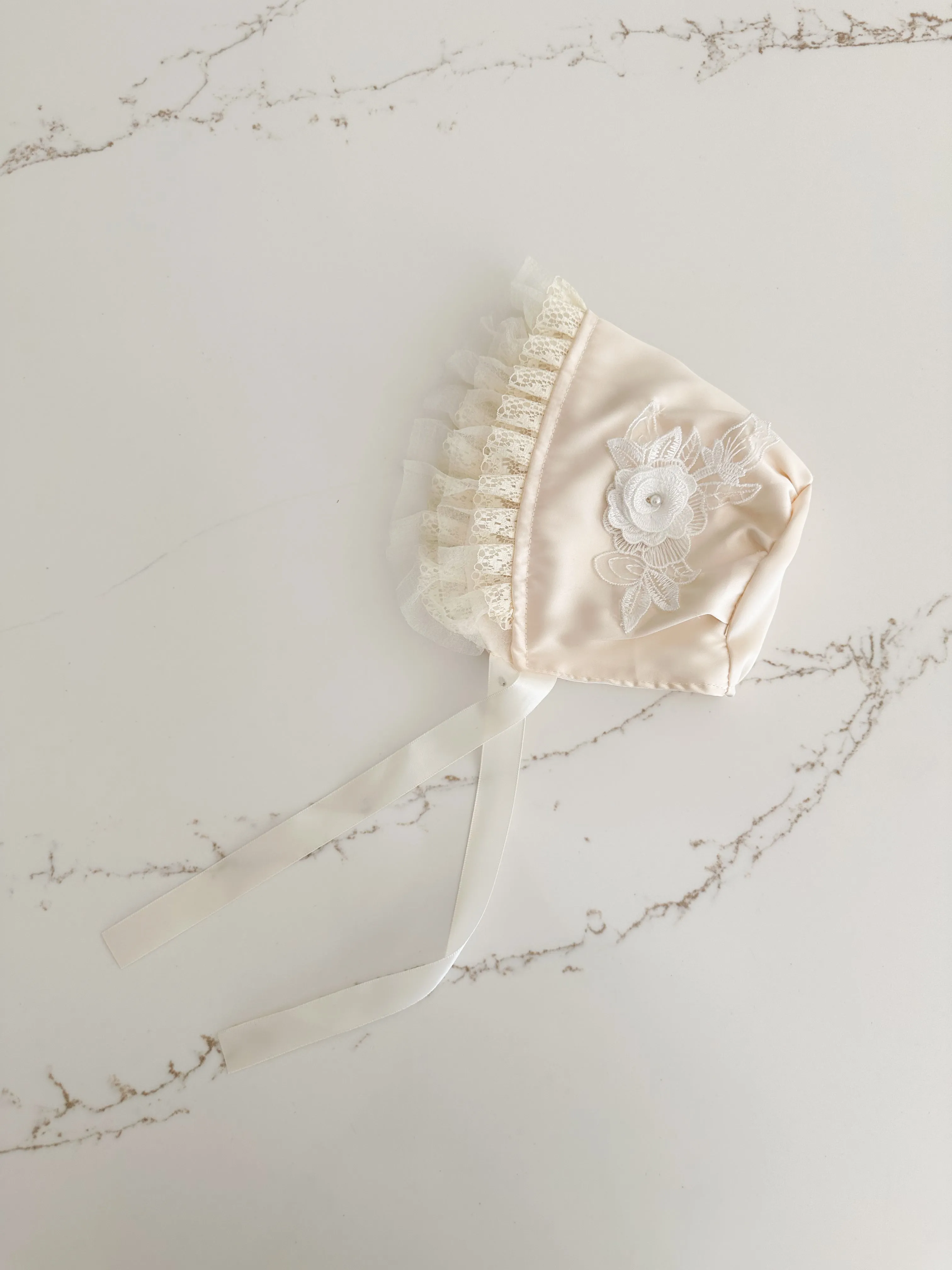 Lace Bonnet