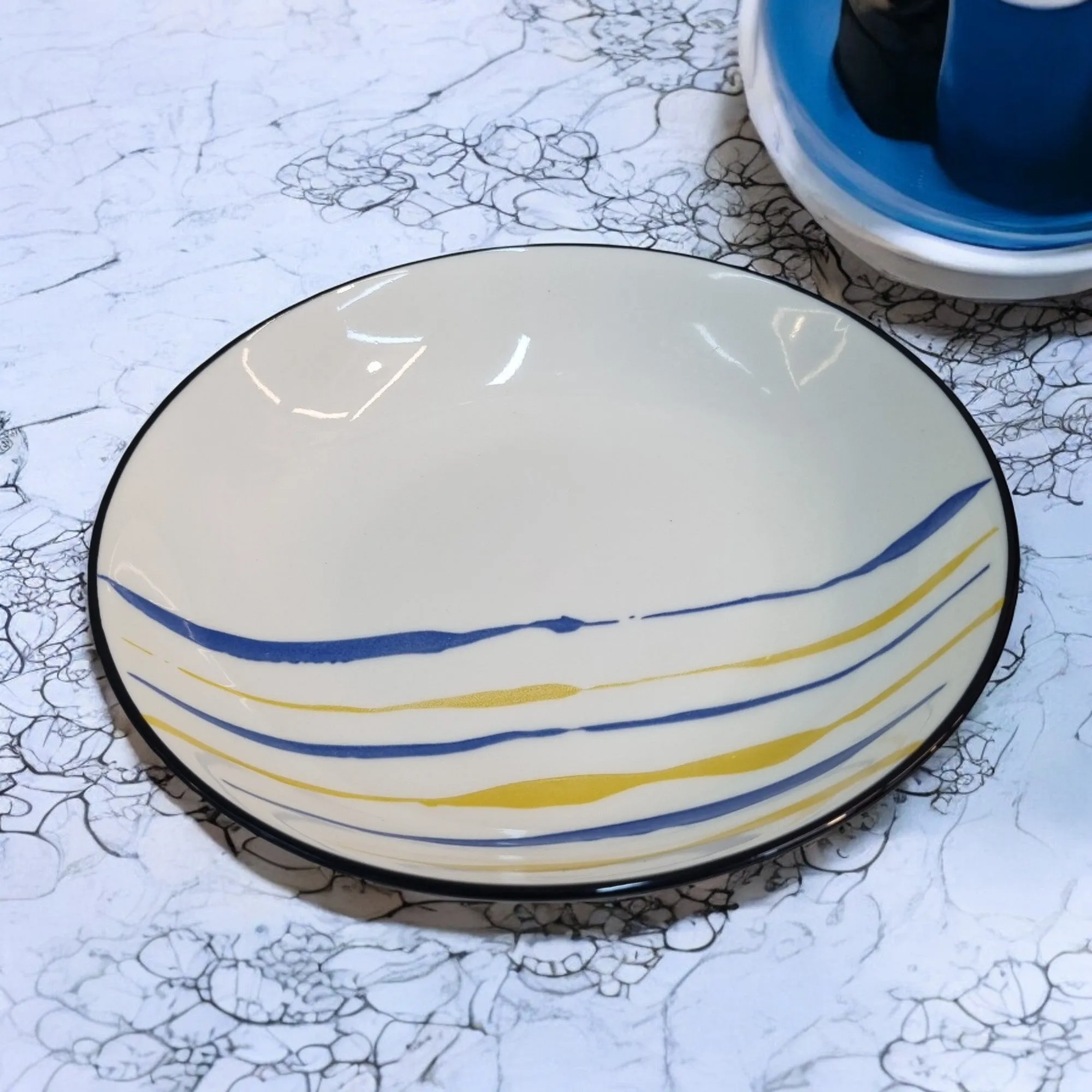 Modern Abstract Striped Ceramic Plate (7 inches)