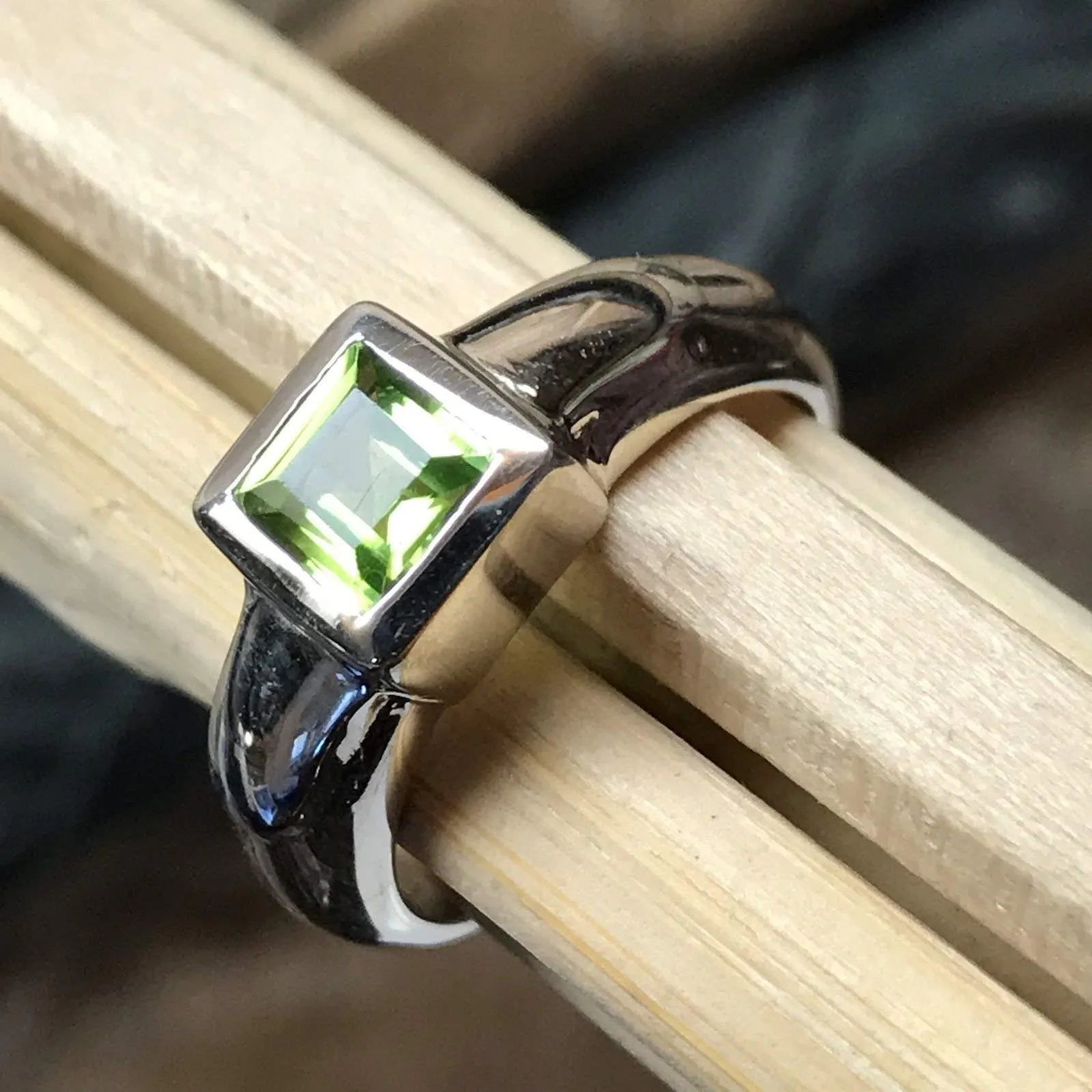 Natural 1ct Green Peridot 925 Solid Sterling Silver Engagement Ring Size 7, 8