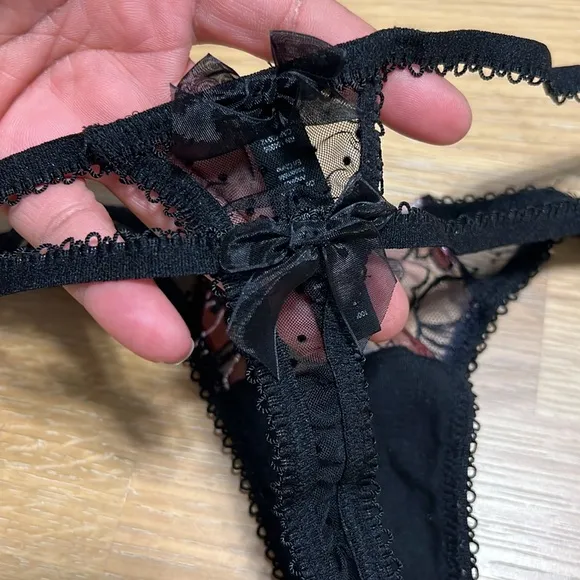 NEW For Love and lemons Floral Lace Thong size XXS