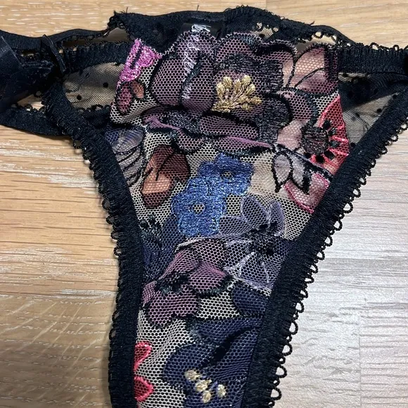 NEW For Love and lemons Floral Lace Thong size XXS
