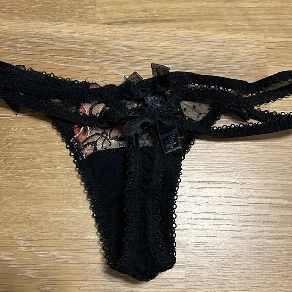 NEW For Love and lemons Floral Lace Thong size XXS