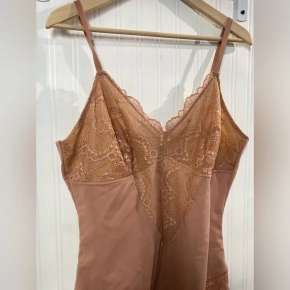 Pinsy Sculpting Lace Shapewear Bodysuit Sz 2X