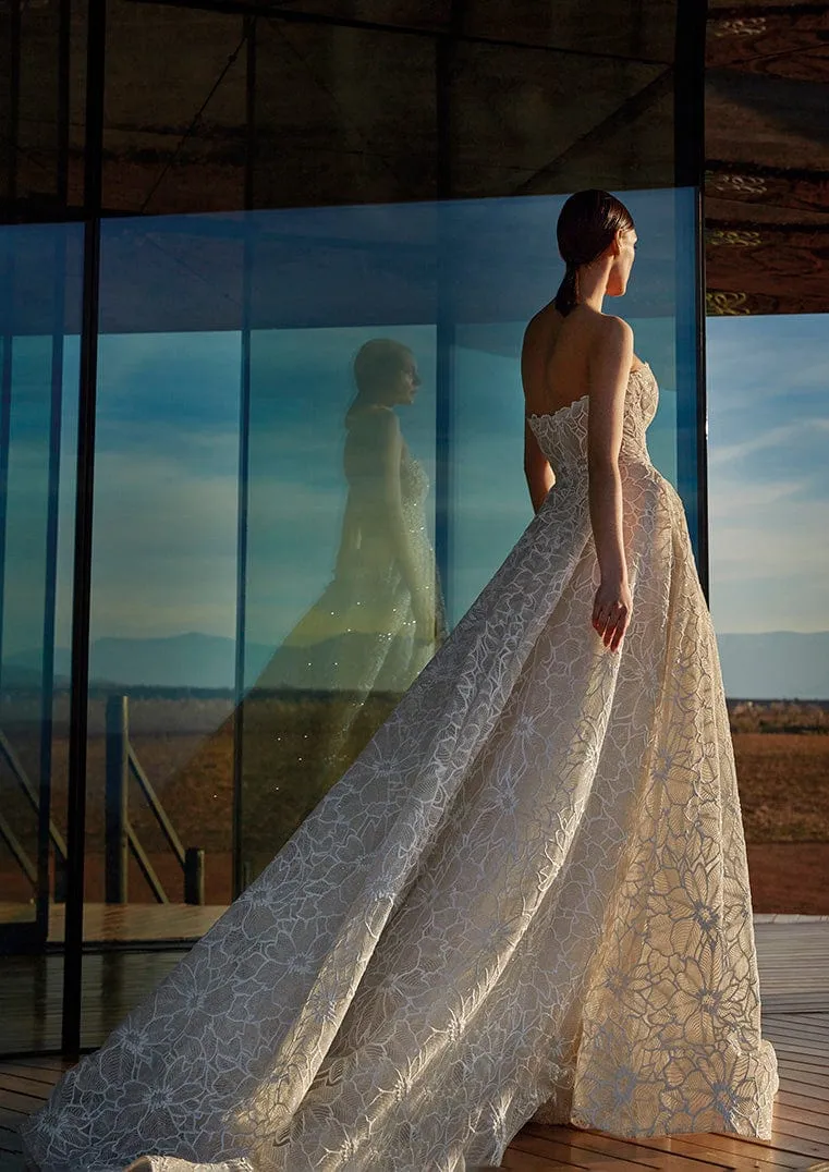 Pronovias Privee: Sanidine