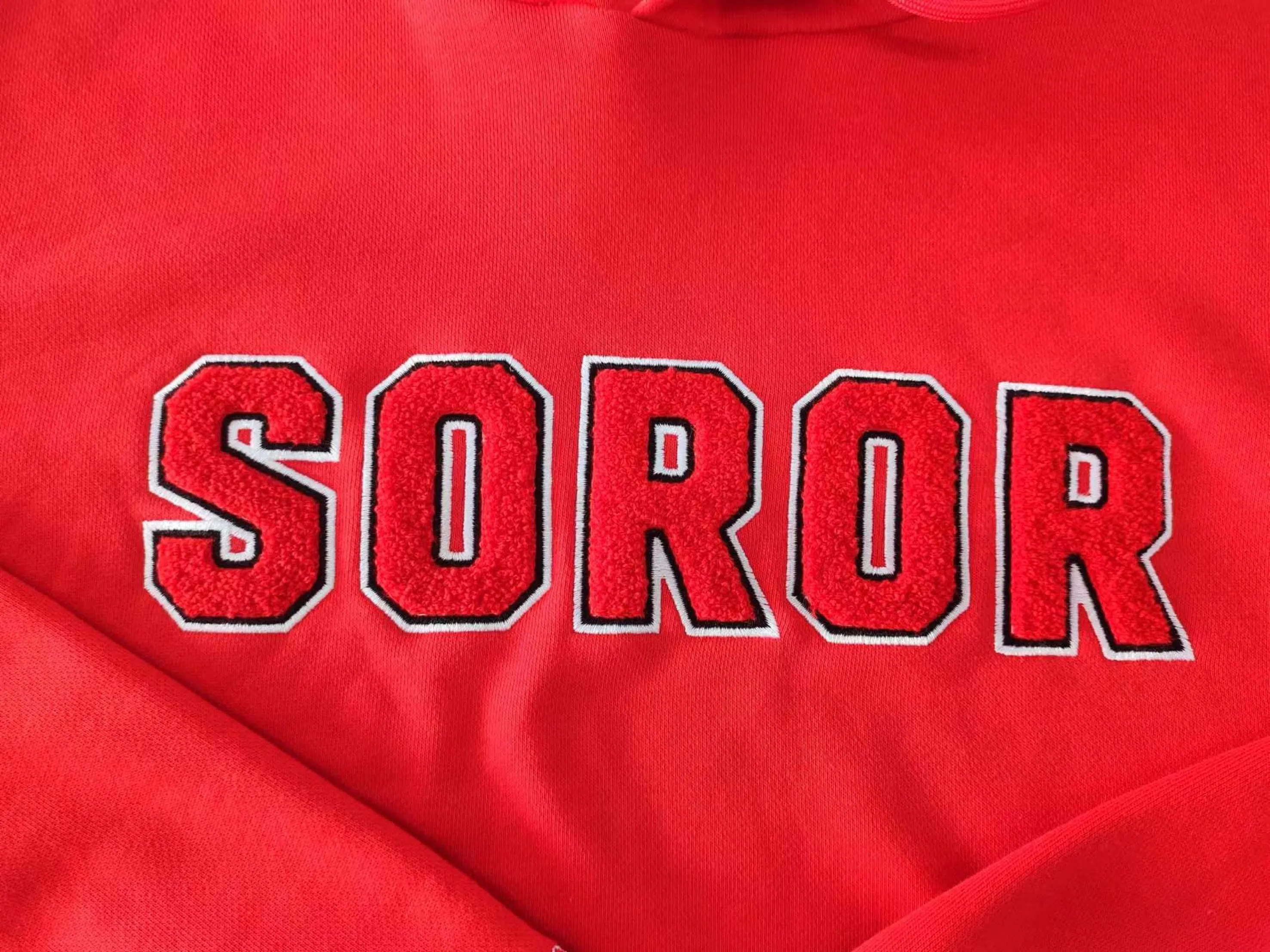 RED/WHITE AND BLACK CREWNECK