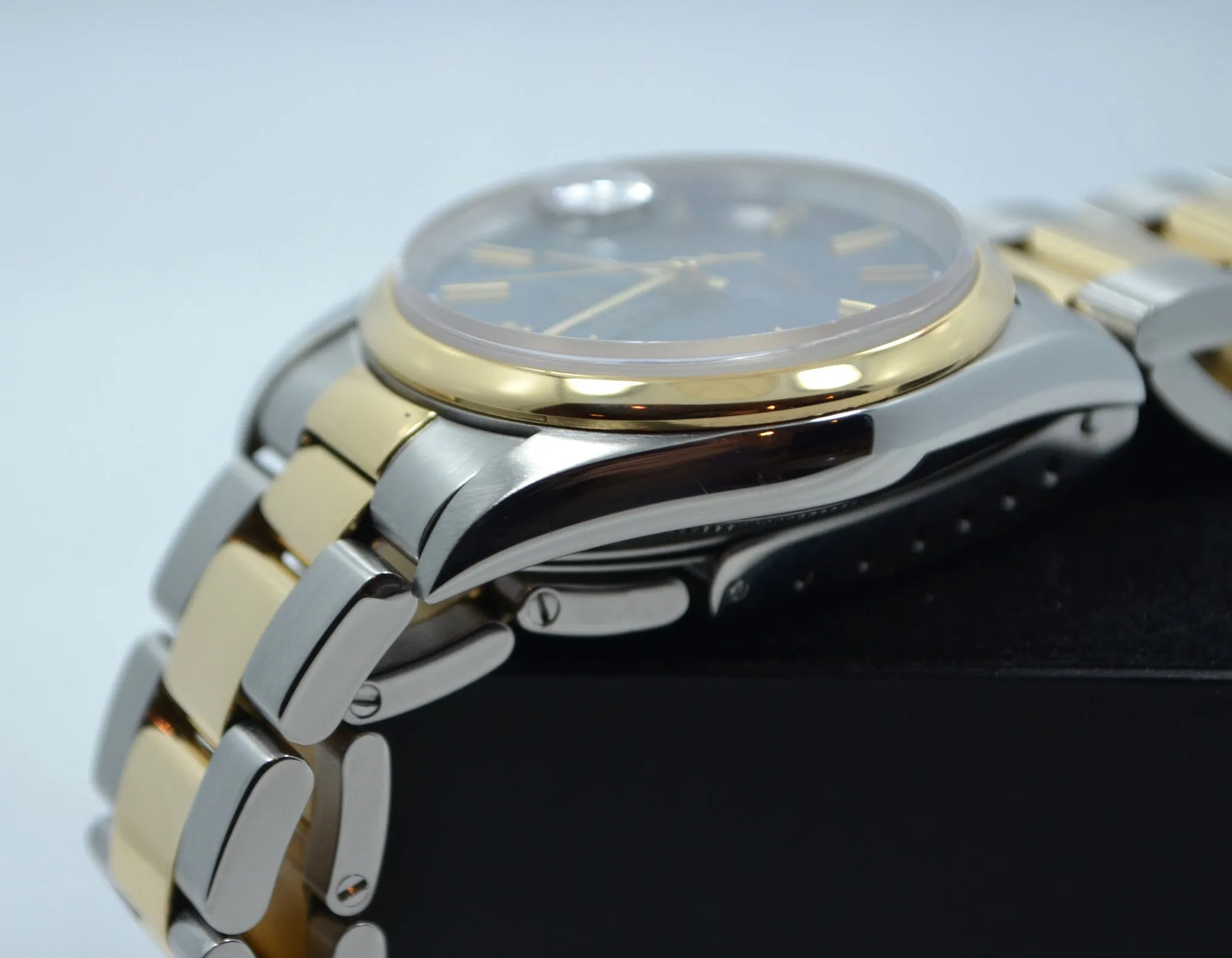 Rolex Datejust 16203 Two Tone Stainless Steel 18K Yellow Gold "S" Serial Circa 1993 Blue Wristwatch