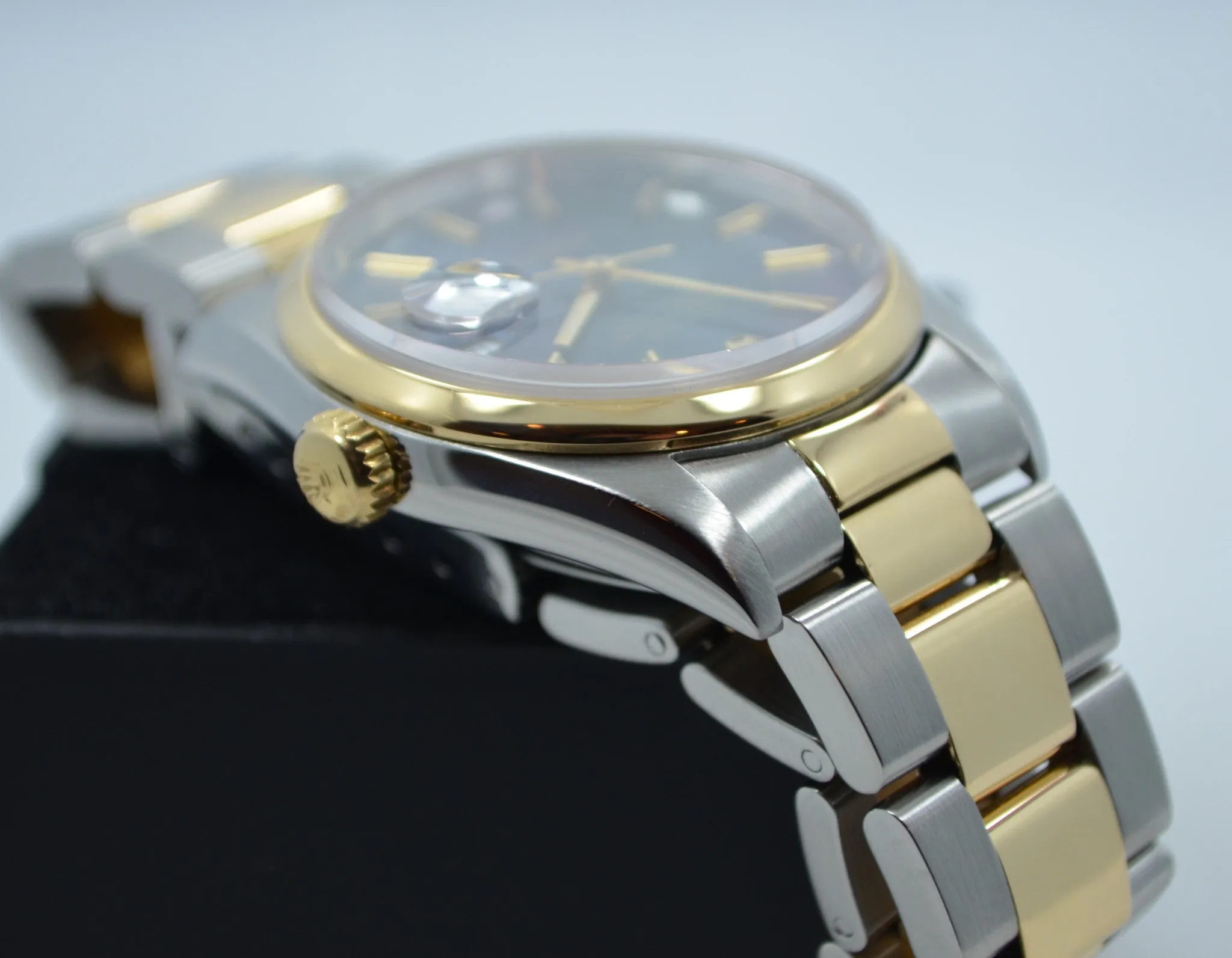 Rolex Datejust 16203 Two Tone Stainless Steel 18K Yellow Gold "S" Serial Circa 1993 Blue Wristwatch