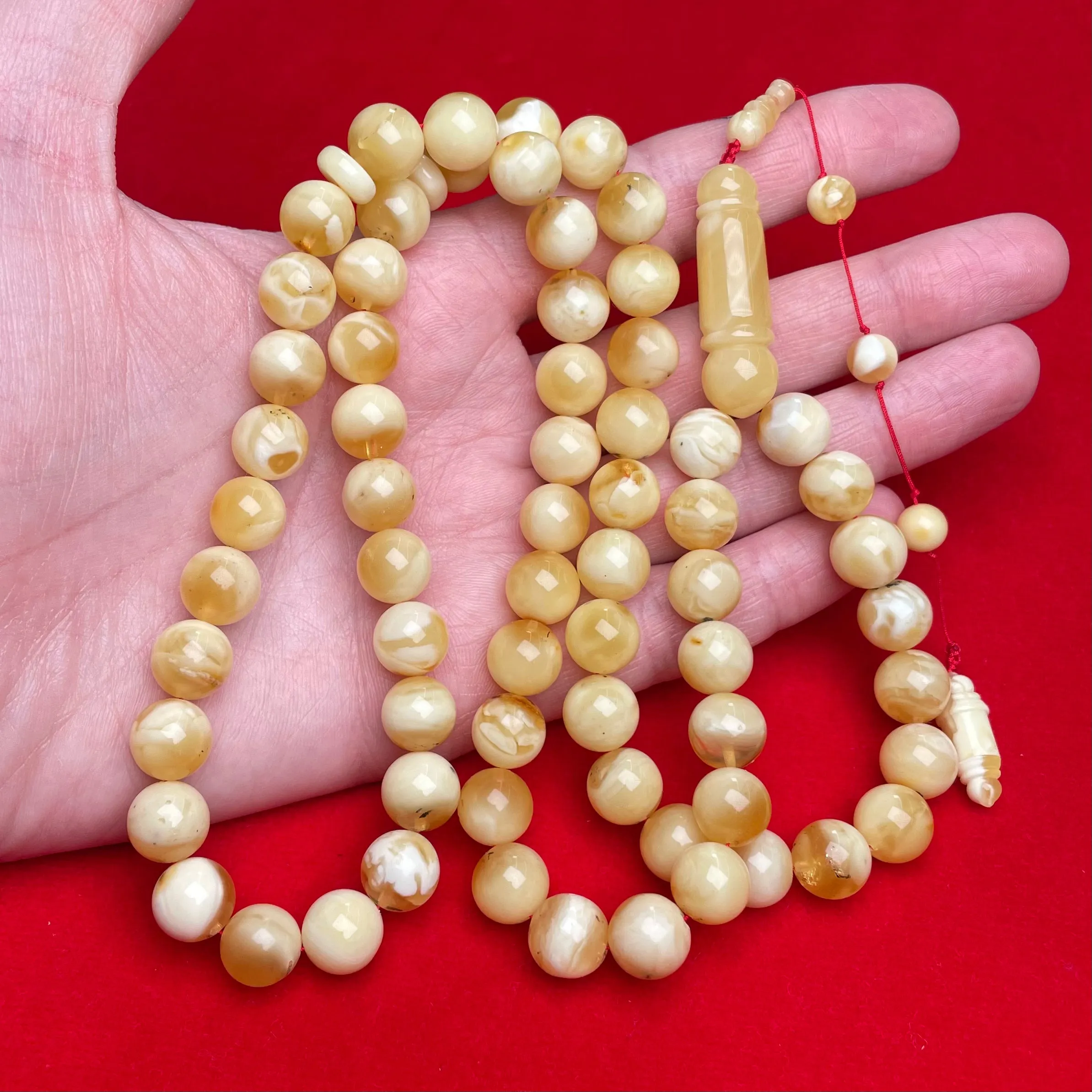 WHITE AMBER MISBAHA 10,4mm 43,6g