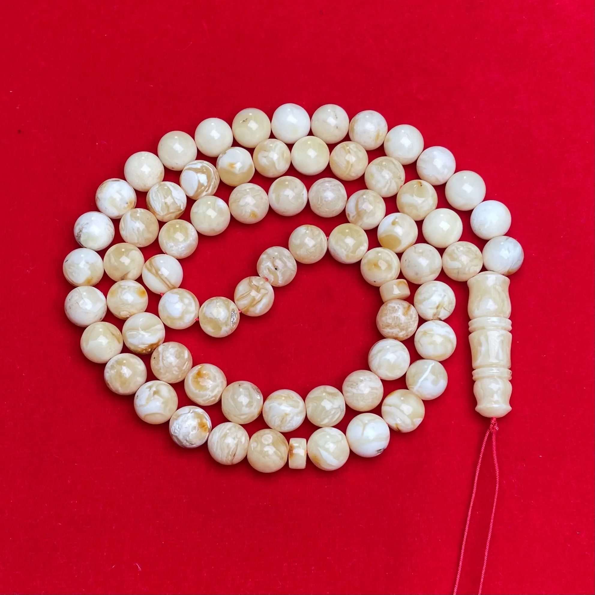 WHITE AMBER MISBAHA 10,8mm 47,3g
