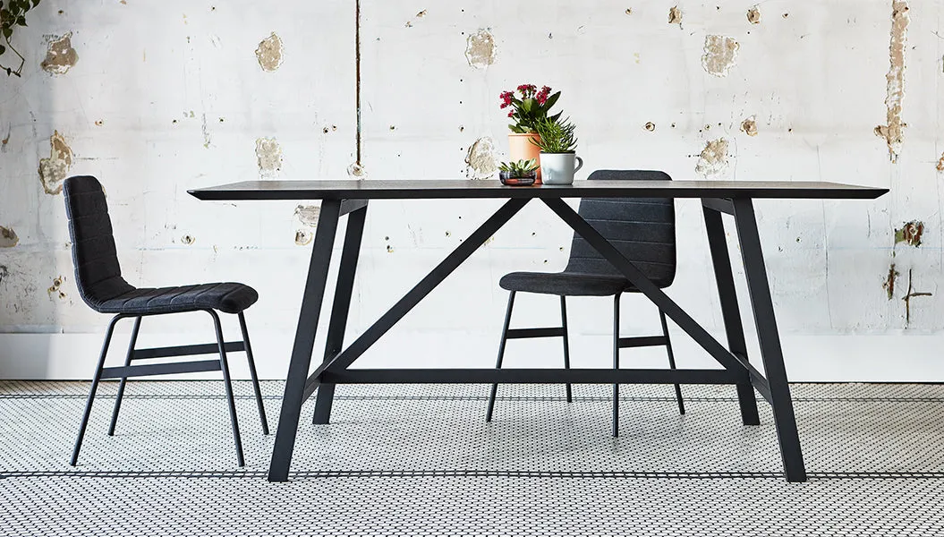 Wychwood Table